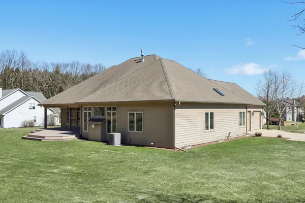 $687,500 | 1520 Pamme Court, West Bend, WI 53090