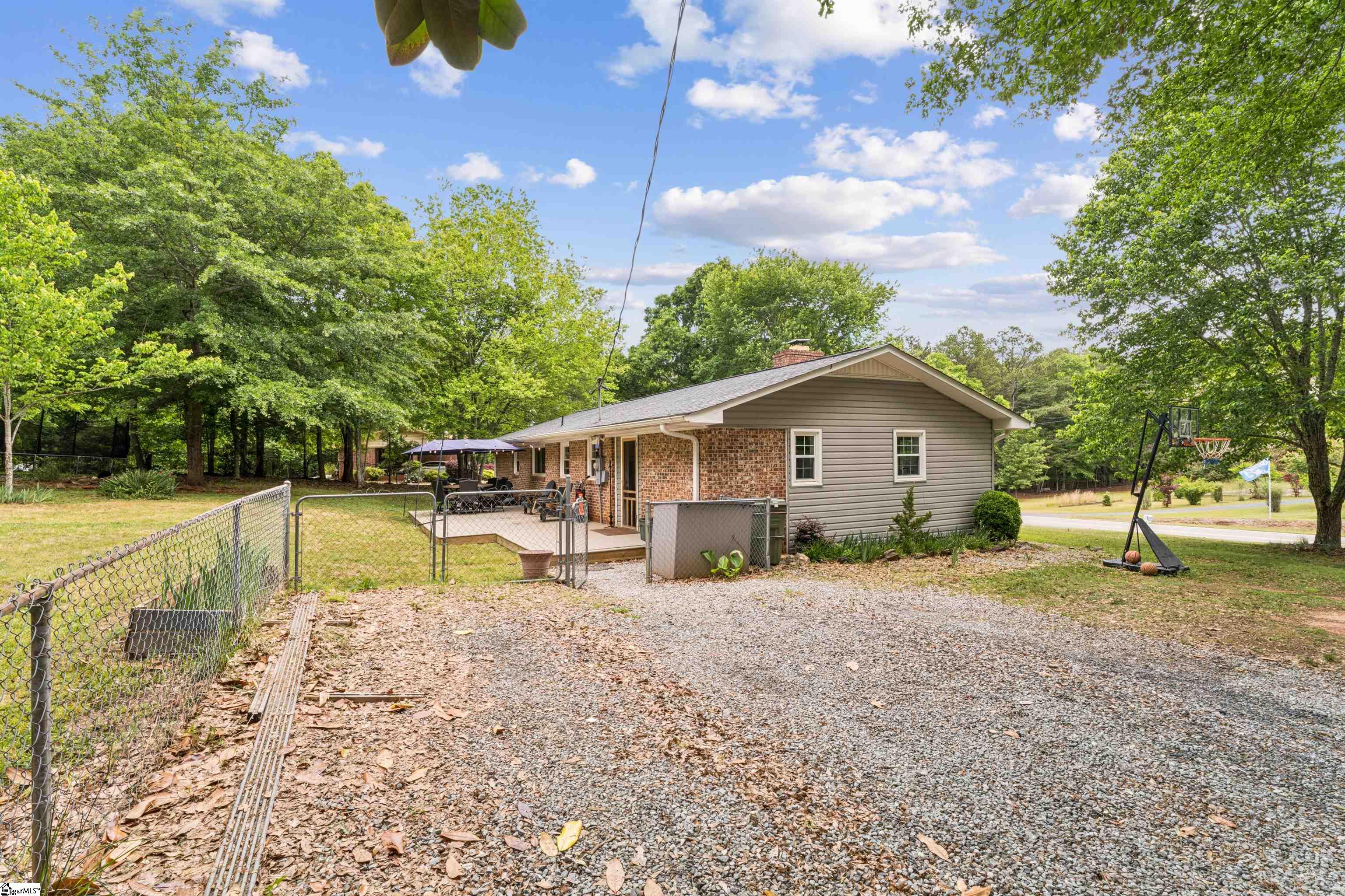817 Johnson Road Central, SC 29630 - Photo 29 of 38