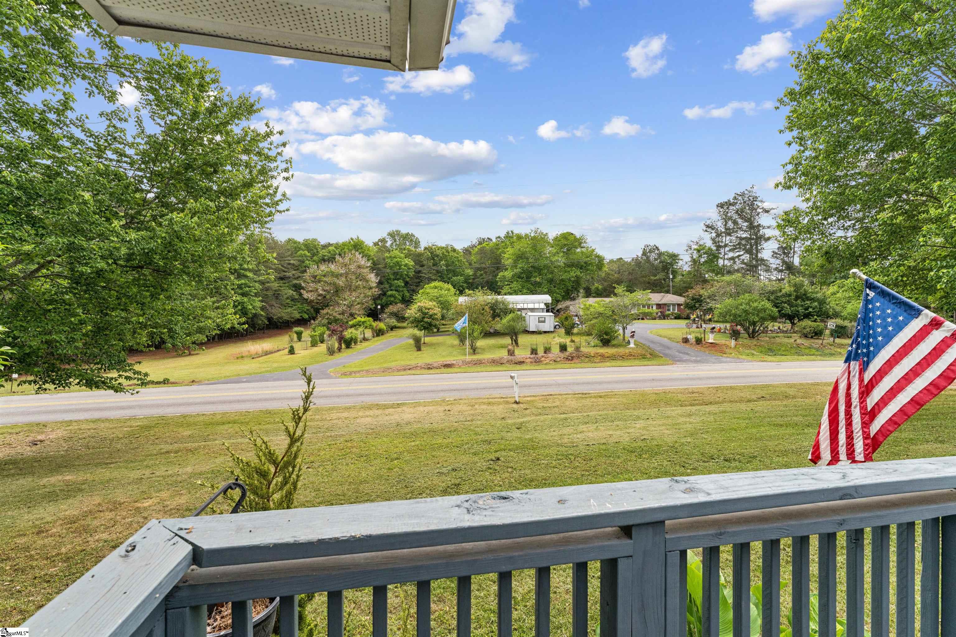 817 Johnson Road Central, SC 29630 - Photo 4 of 38