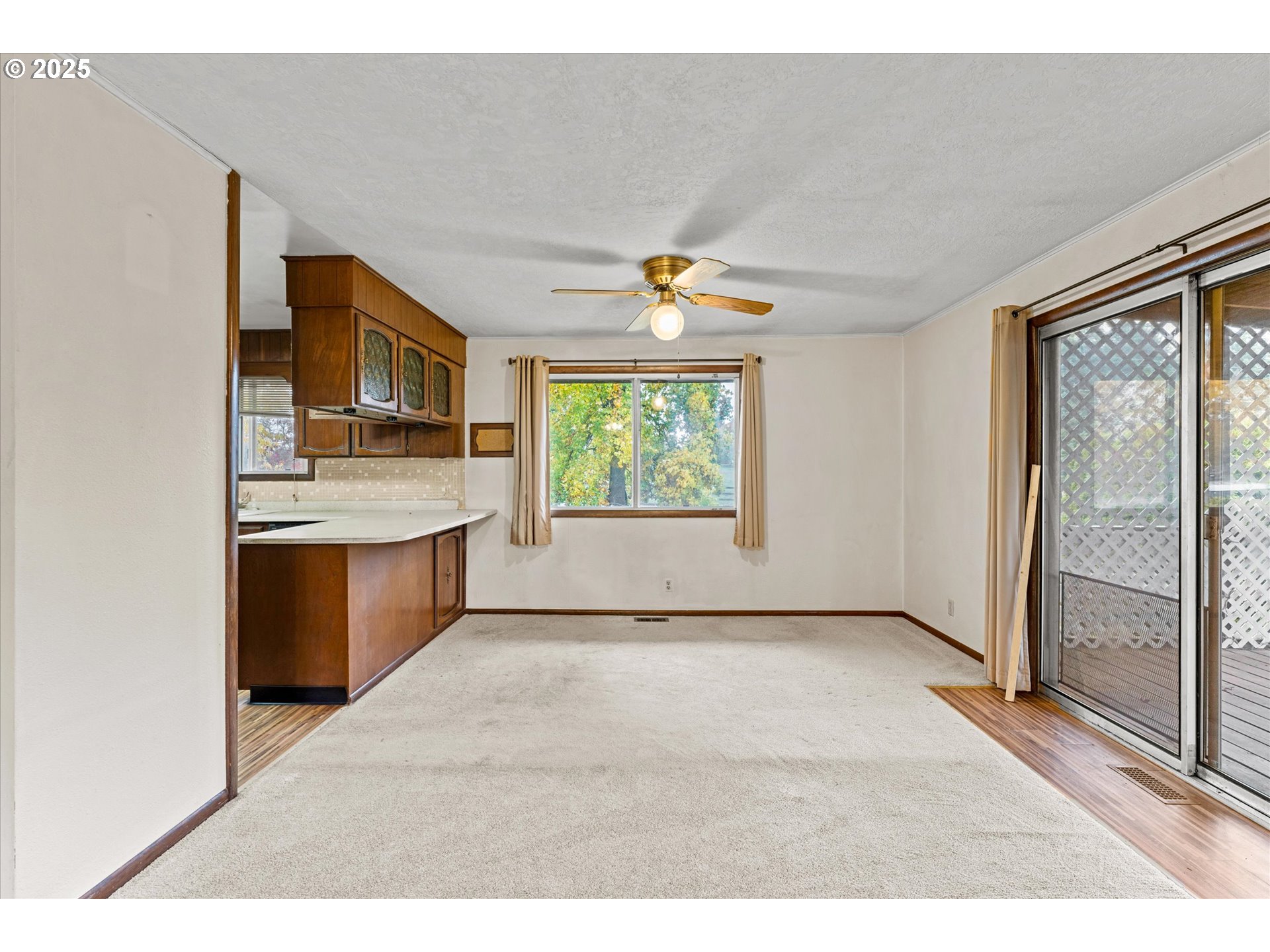 15690 South Carus Road Oregon City, OR 97045 - Photo 6 of 43 Gallery Image 6