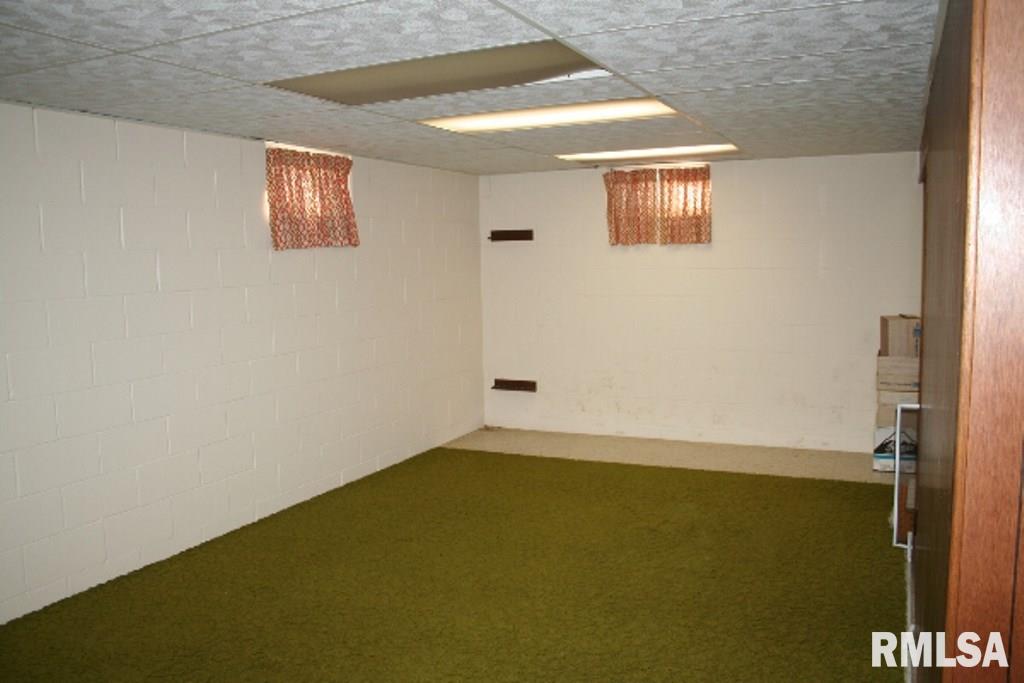 2615 Fairhaven Road Davenport, IA 52803 - Photo 12 of 17 Gallery Image 12