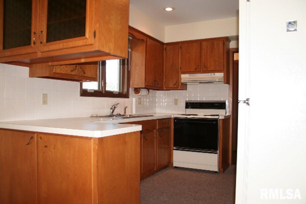 2615 Fairhaven Road Davenport, IA 52803 - Photo 5 of 17 Gallery Image 5