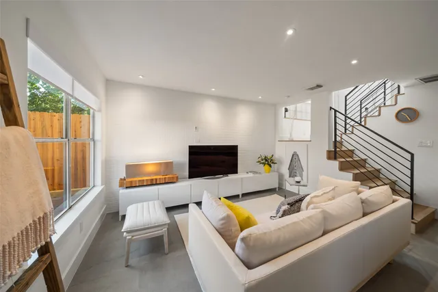 $3,000 | 258 Sentry Maple Place, The Woodlands, TX 77382