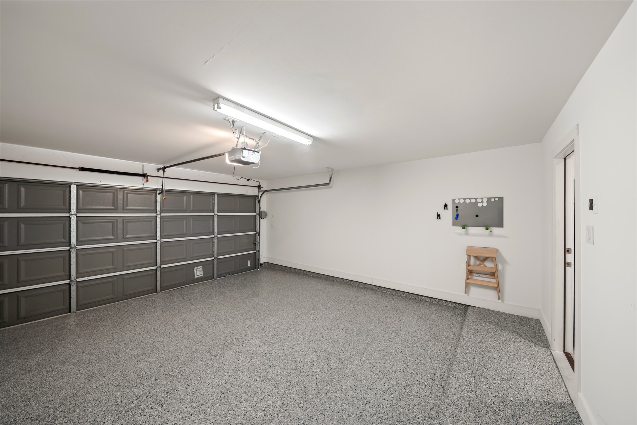 258 Sentry Maple Place The Woodlands, TX 77382 - Photo 24 of 27 a view of an empty room