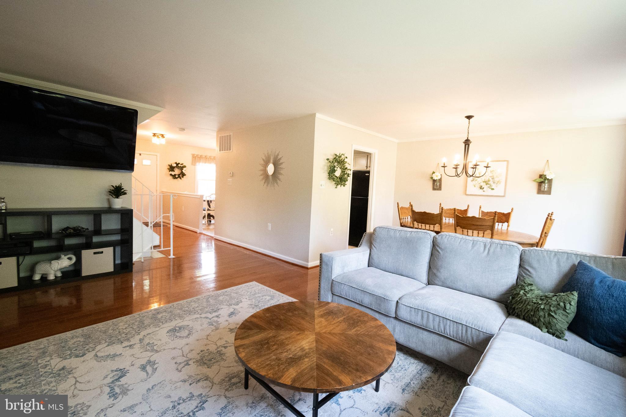 3049 Seminole Road Woodbridge, VA 22192 - Photo 14 of 37 LIVING ROOM