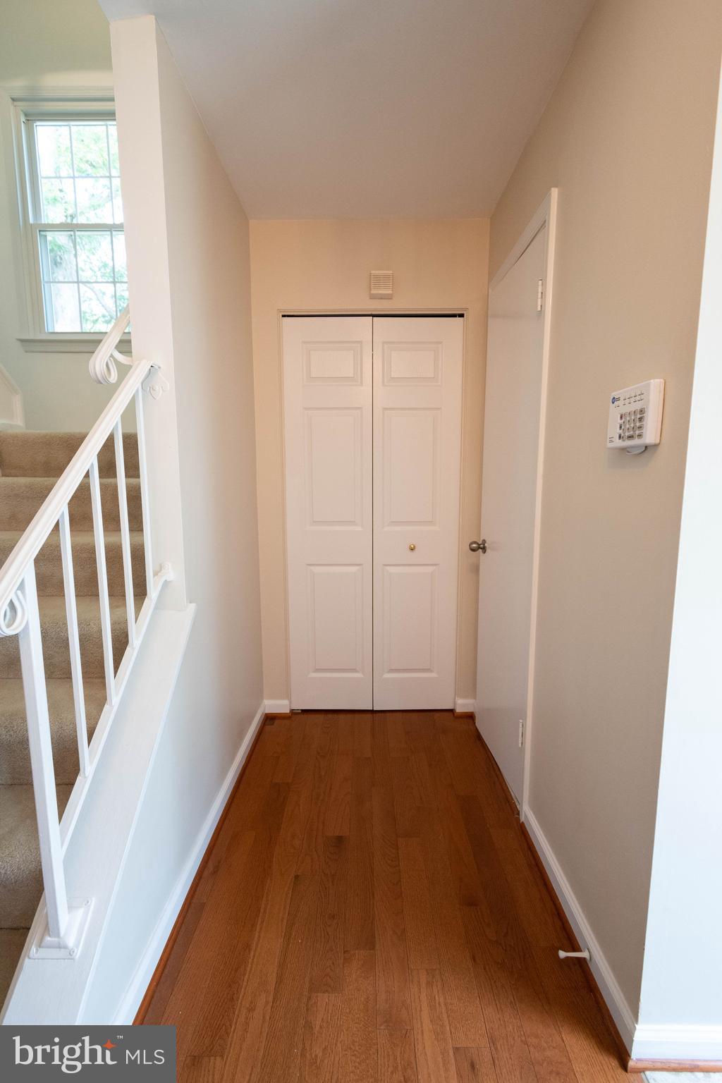 3049 Seminole Road Woodbridge, VA 22192 - Photo 16 of 37 HALLWAY