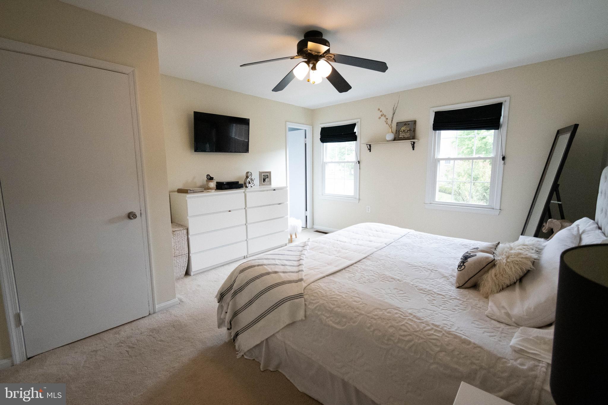 3049 Seminole Road Woodbridge, VA 22192 - Photo 18 of 37 MASTER BEDROOM