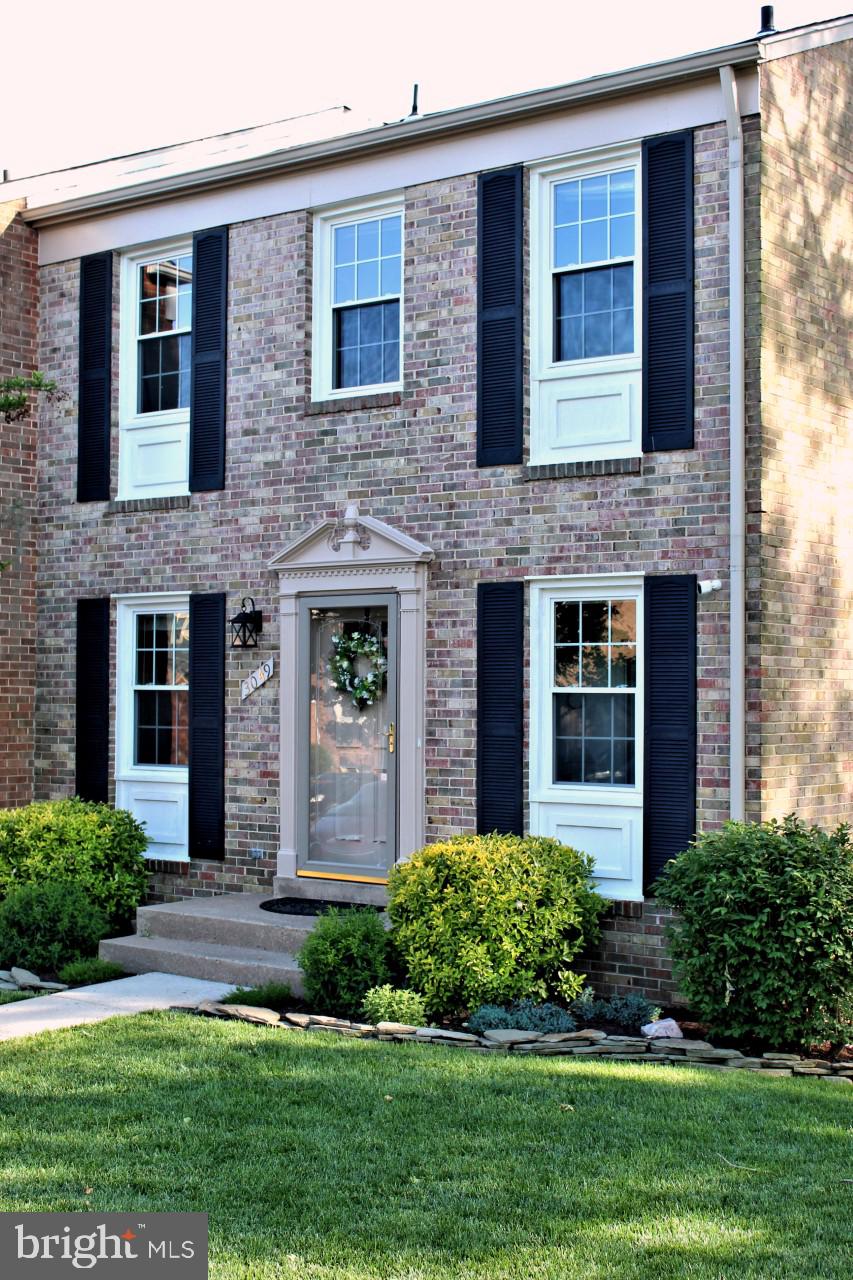 3049 Seminole Road Woodbridge, VA 22192 - Photo 3 of 37 FRESH PAINT