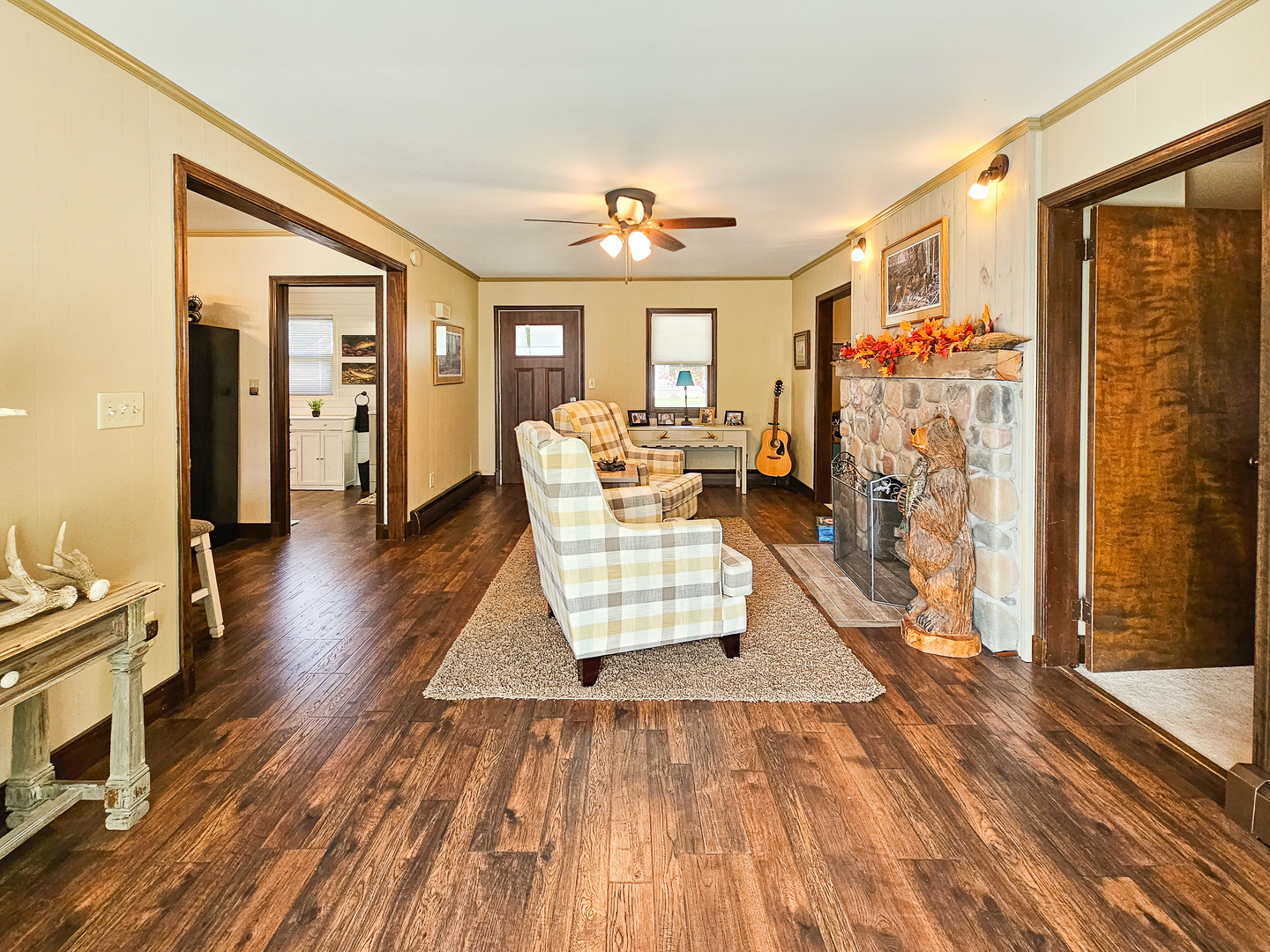 301 Adams Street Oregon, IL 61061 - Photo 6 of 50 a living room with furniture and a wooden floor