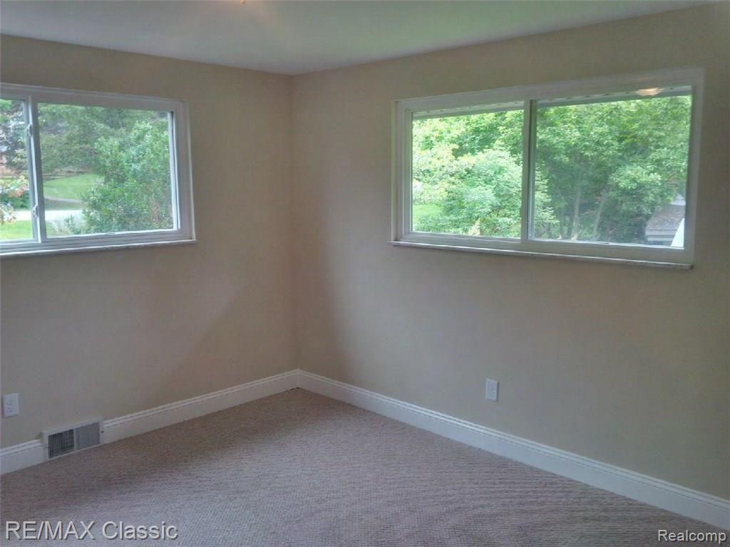36124 Paddleford Road Farmington Hills, MI 48331 - Photo 17 of 22