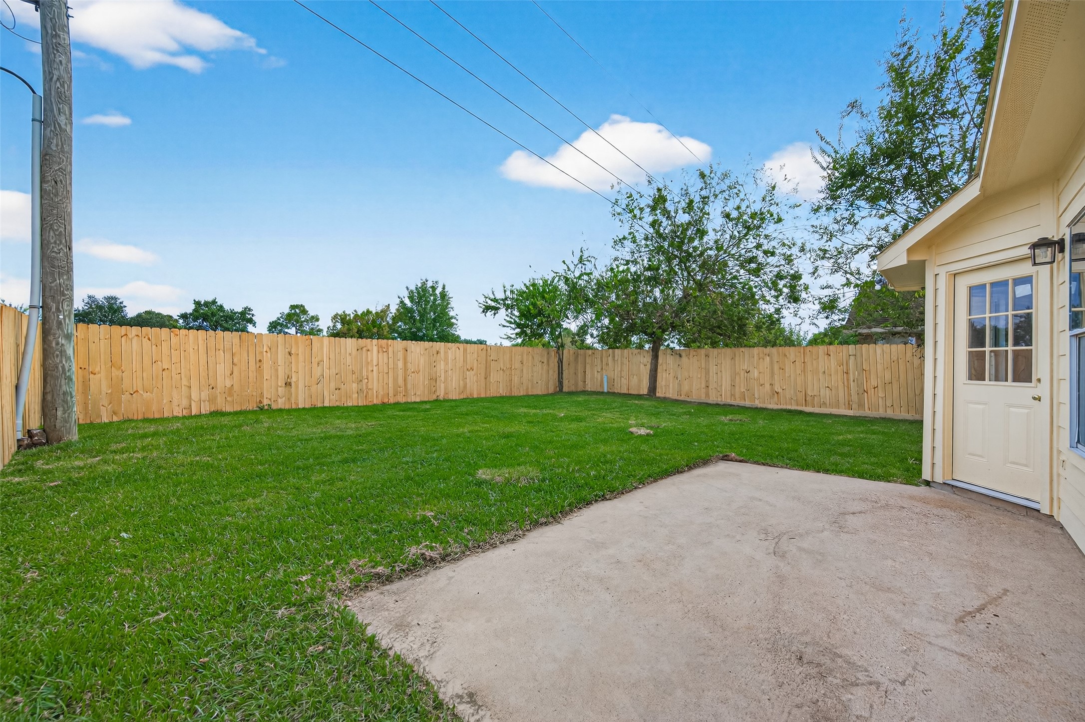 3322 Brackenfern Road Katy, TX 77449 - Photo 7 of 38 a view of a back yard