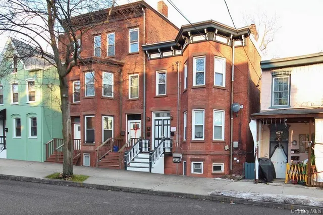 $1,900 | 146 Johnston Street, Newburgh, NY 12550