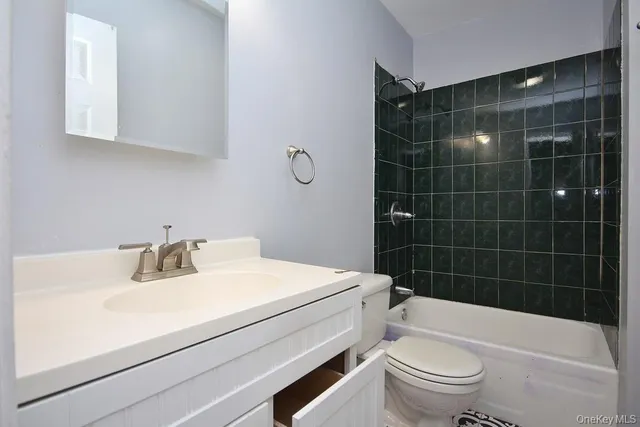 $1,900 | 146 Johnston Street, Newburgh, NY 12550