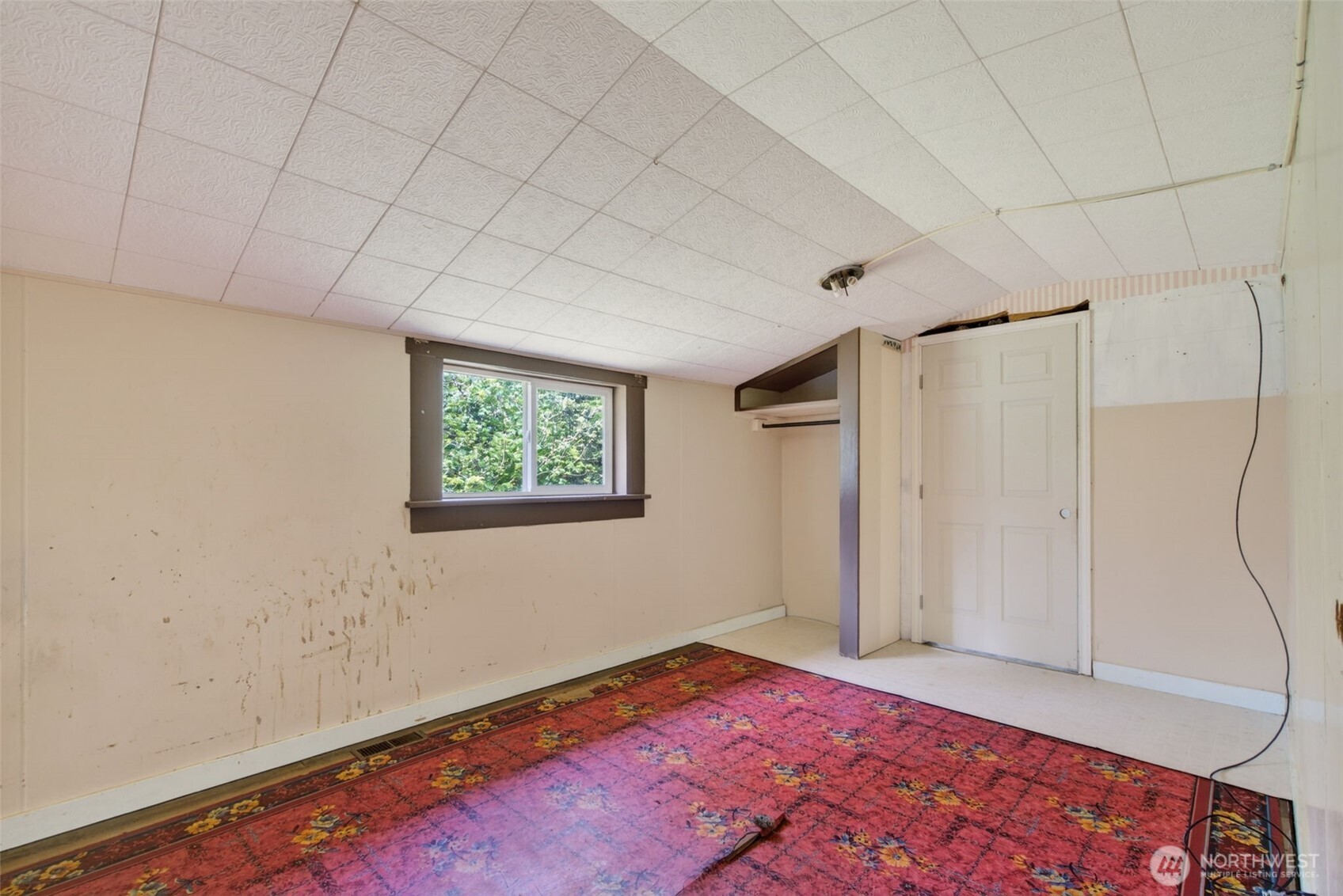 943 Fall Creek Road Longview, WA 98632 - Photo 13 of 40 a view of an empty room