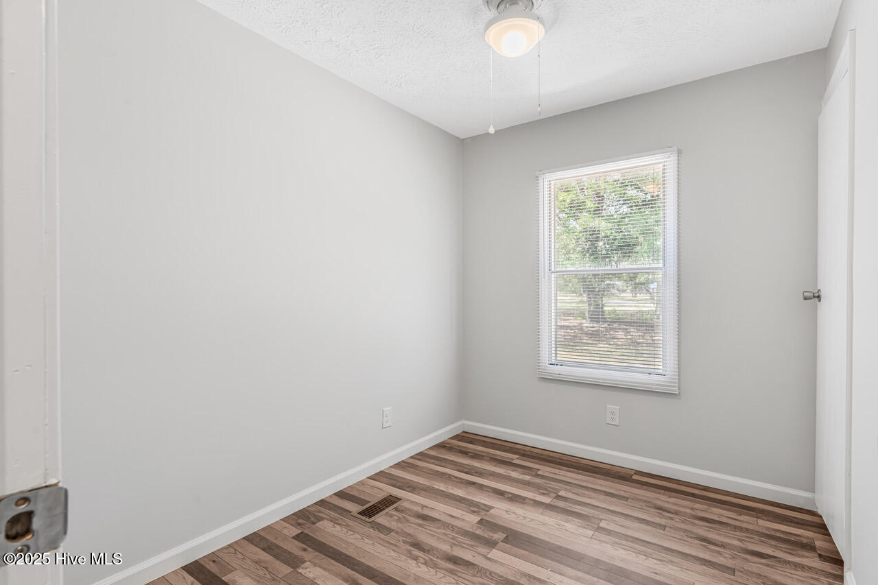 105 Peachview Drive Hamlet, NC 28345 - Photo 12 of 36 IMG_0593