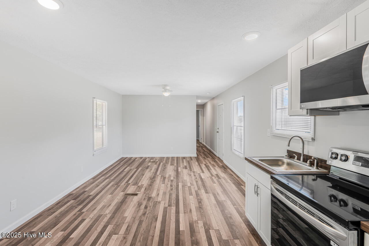 105 Peachview Drive Hamlet, NC 28345 - Photo 5 of 36 IMG_0587