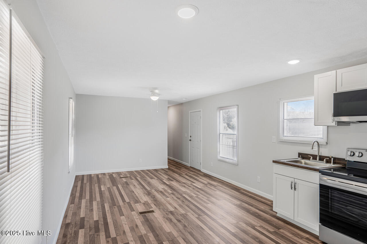 105 Peachview Drive Hamlet, NC 28345 - Photo 6 of 36 IMG_0588