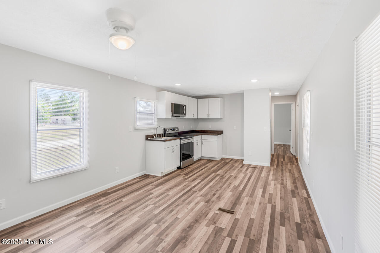 105 Peachview Drive Hamlet, NC 28345 - Photo 7 of 36 IMG_0589