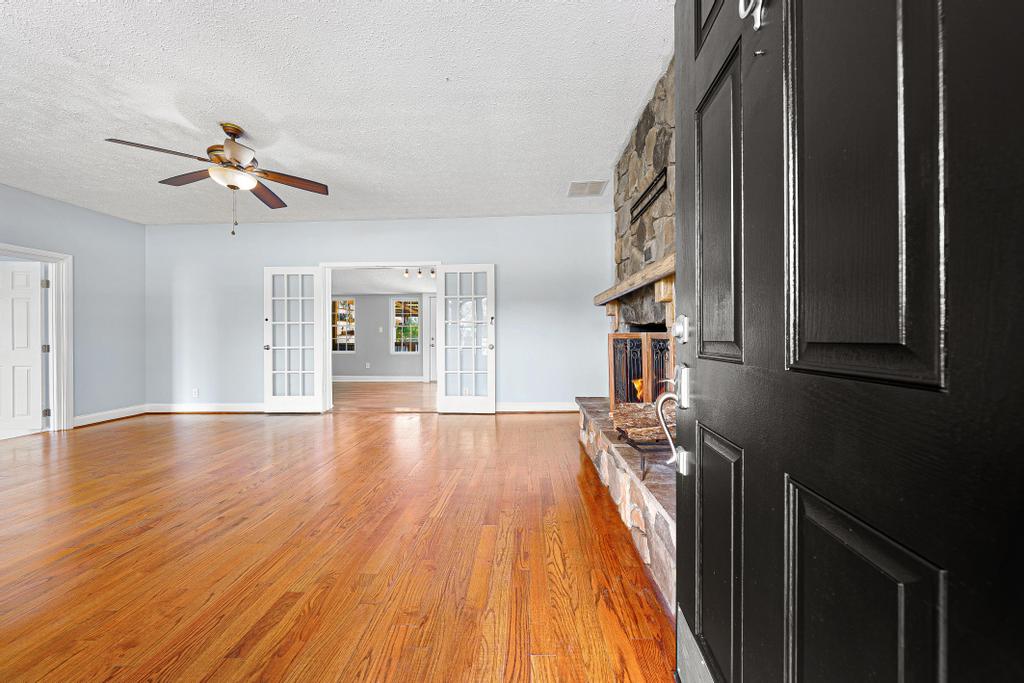 3100 Powdersville Road Easley, SC 29642 - Photo 3 of 46