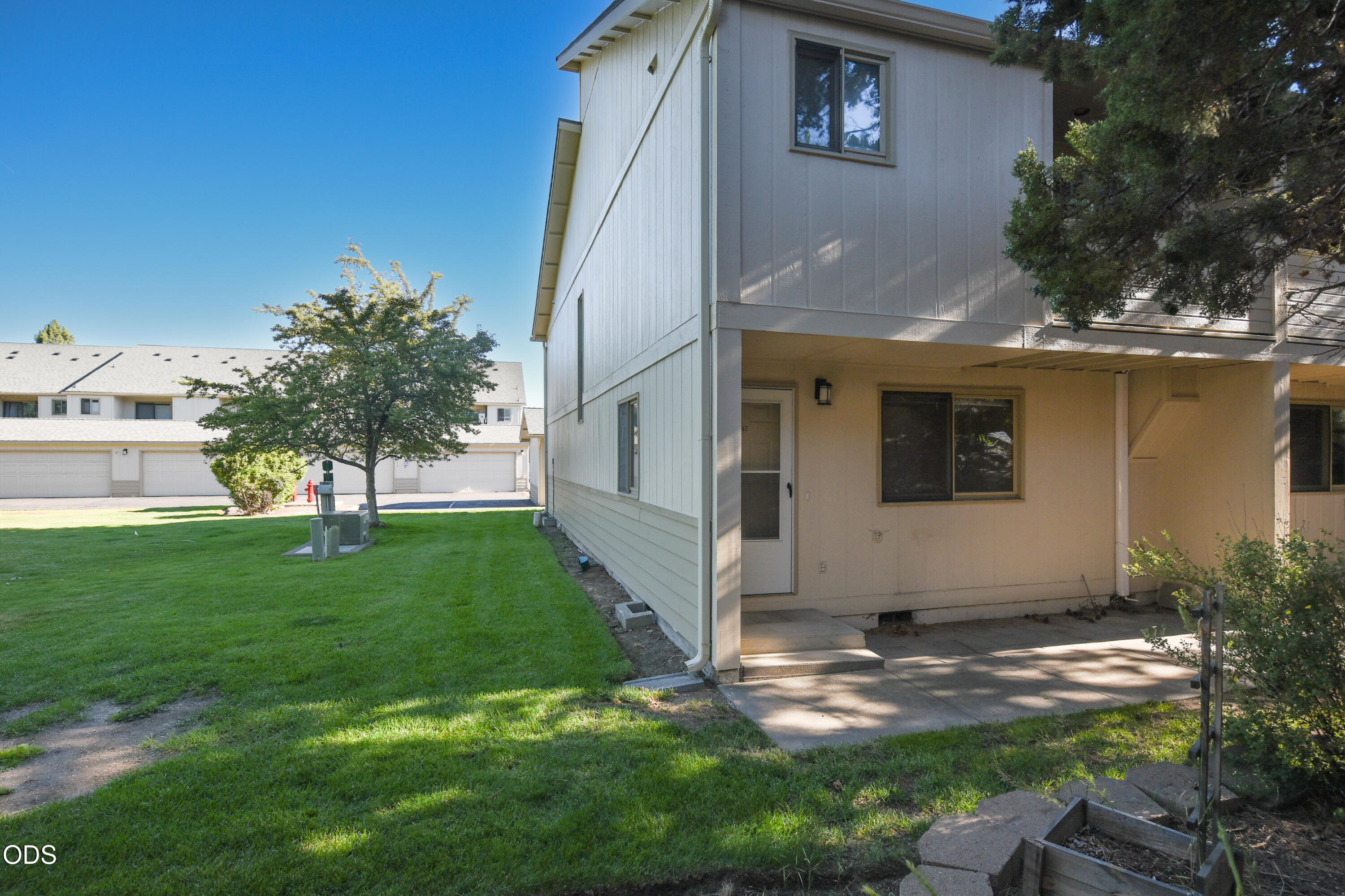 1050 Northeast Butler Market Road, Unit 47 Bend, OR 97701 - Photo 3 of 37
