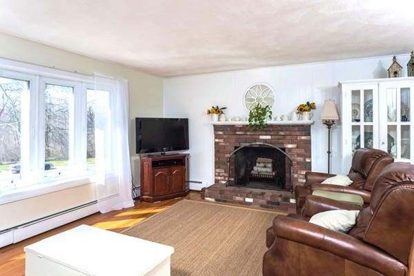 104 Ann Vinal Road Scituate, MA 02066 - Photo 5 of 27 Gallery Image 5