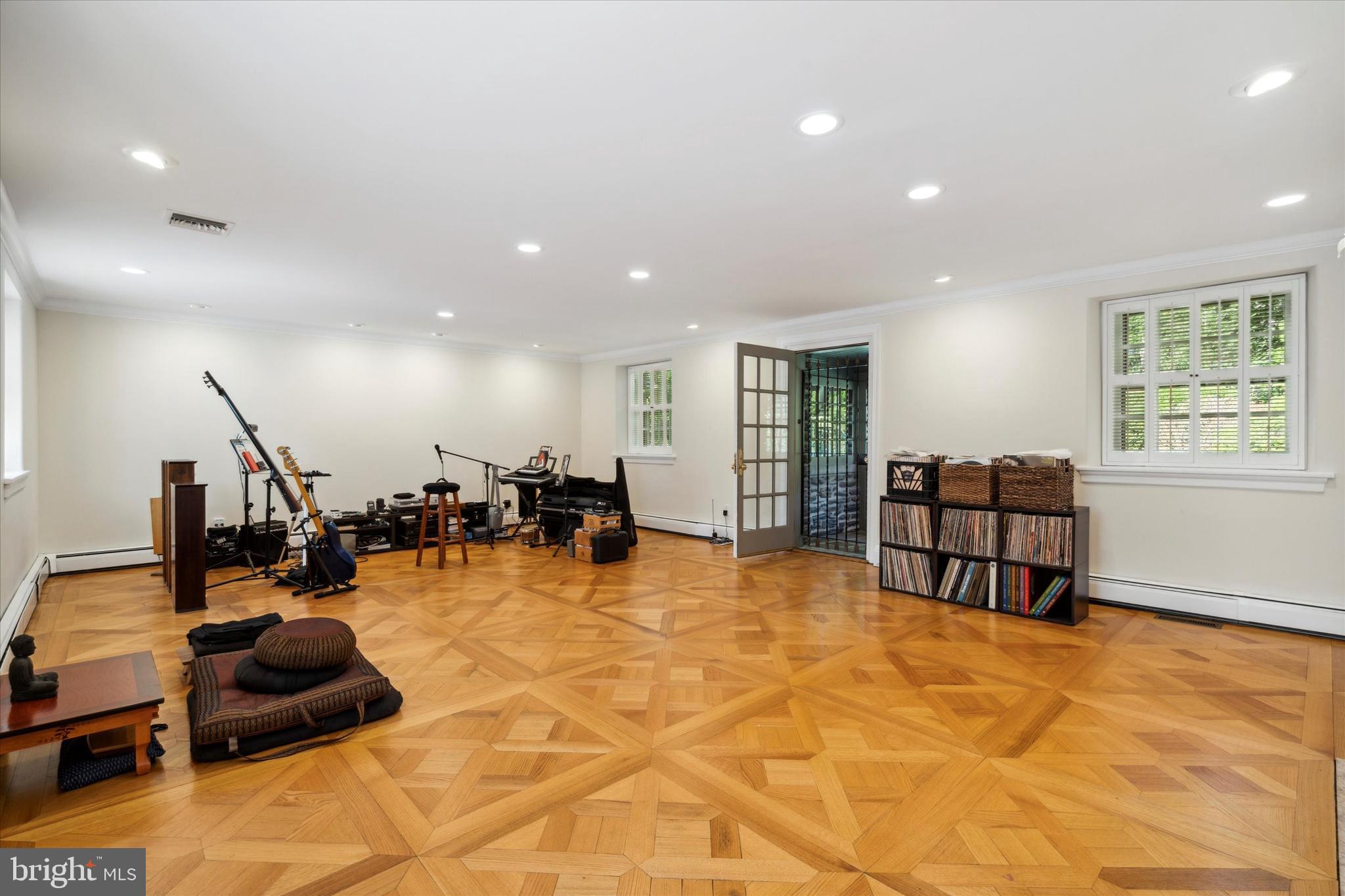 1264 Mill Road Rydal, PA 19046 - Photo 35 of 127 Phenomenal living room is light and bright