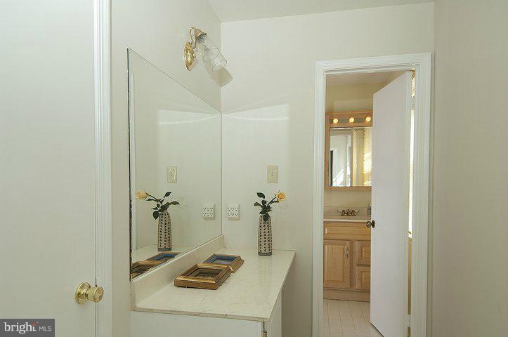 3127 Flintlock Road Fairfax, VA 22030 - Photo 11 of 30 Bath (Master)
