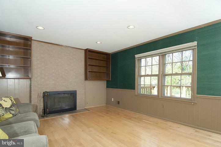 3127 Flintlock Road Fairfax, VA 22030 - Photo 5 of 30 Family Room