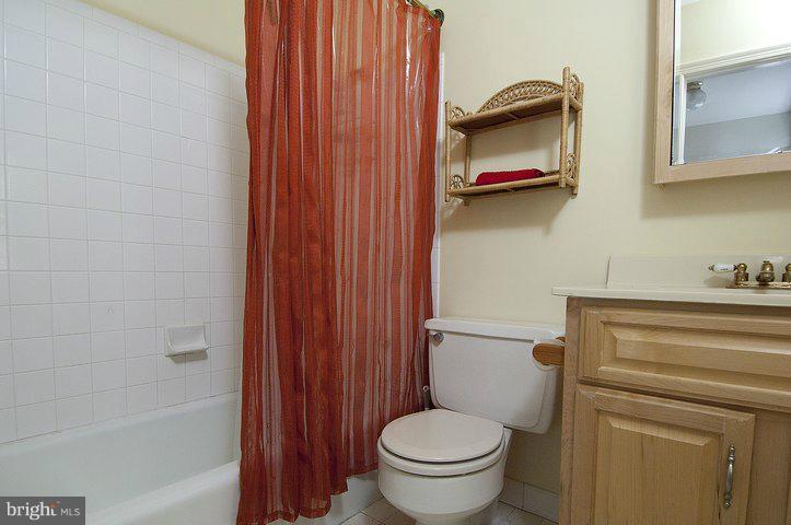 3127 Flintlock Road Fairfax, VA 22030 - Photo 8 of 30 Bath (Master)