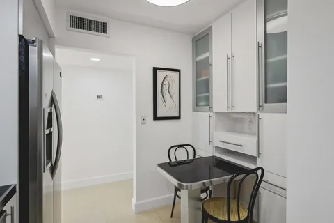 $640,000 | 6450 Collins Avenue, Unit 901, Miami Beach, FL 33141