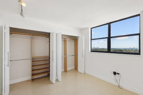 $640,000 | 6450 Collins Avenue, Unit 901, Miami Beach, FL 33141