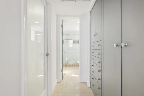 $640,000 | 6450 Collins Avenue, Unit 901, Miami Beach, FL 33141