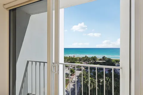 $640,000 | 6450 Collins Avenue, Unit 901, Miami Beach, FL 33141