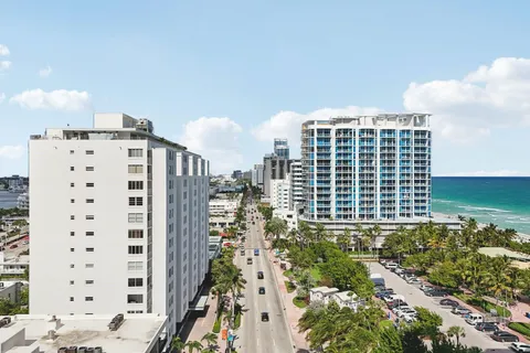 $640,000 | 6450 Collins Avenue, Unit 901, Miami Beach, FL 33141