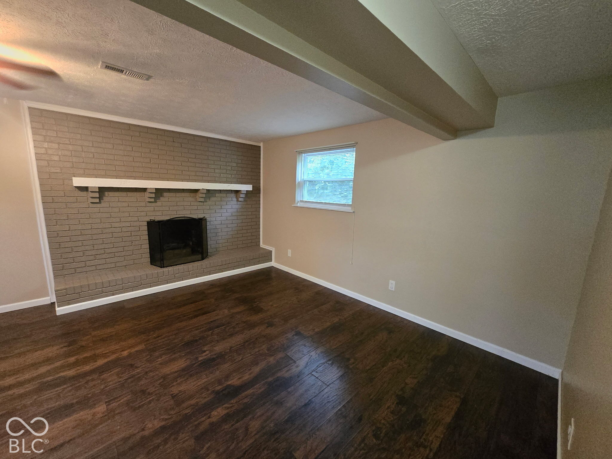 969 Stonegate Road Greenwood, IN 46142 - Photo 9 of 20 Gallery Image 9