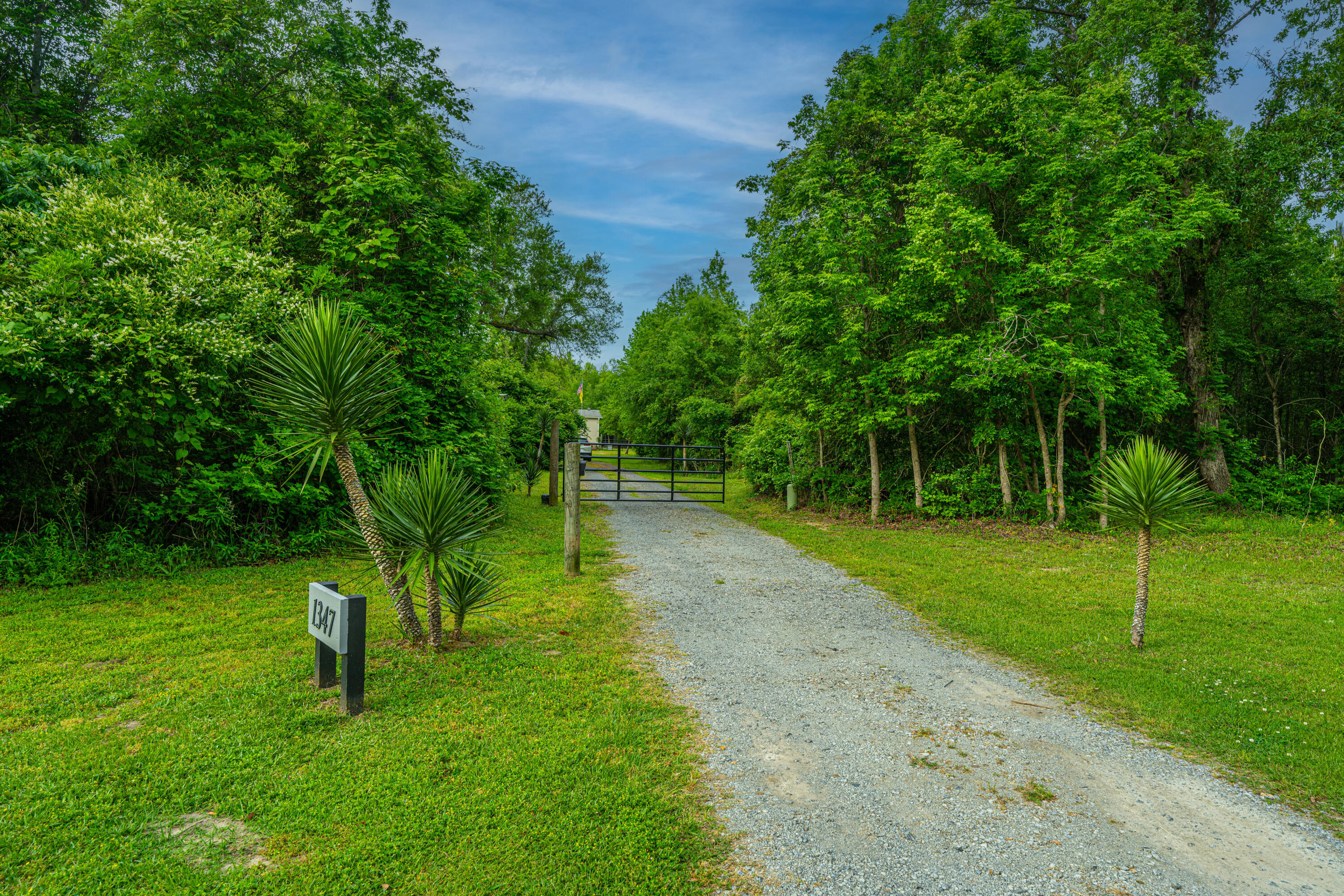 1347 Mandella Road Bonneau, SC 29431 - Photo 1 of 57 1347MandellaRd001