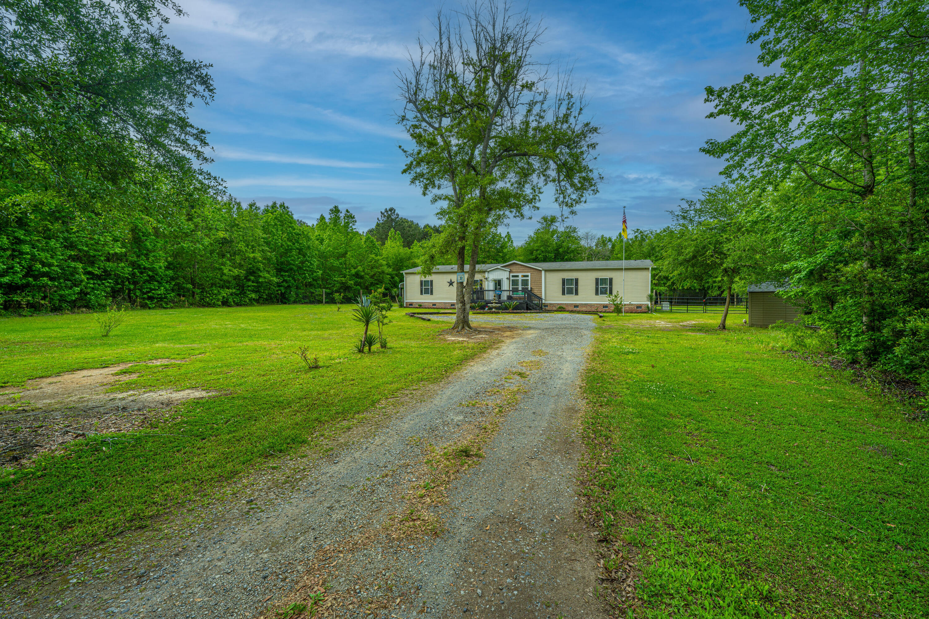 1347 Mandella Road Bonneau, SC 29431 - Photo 5 of 57 1347MandellaRd005