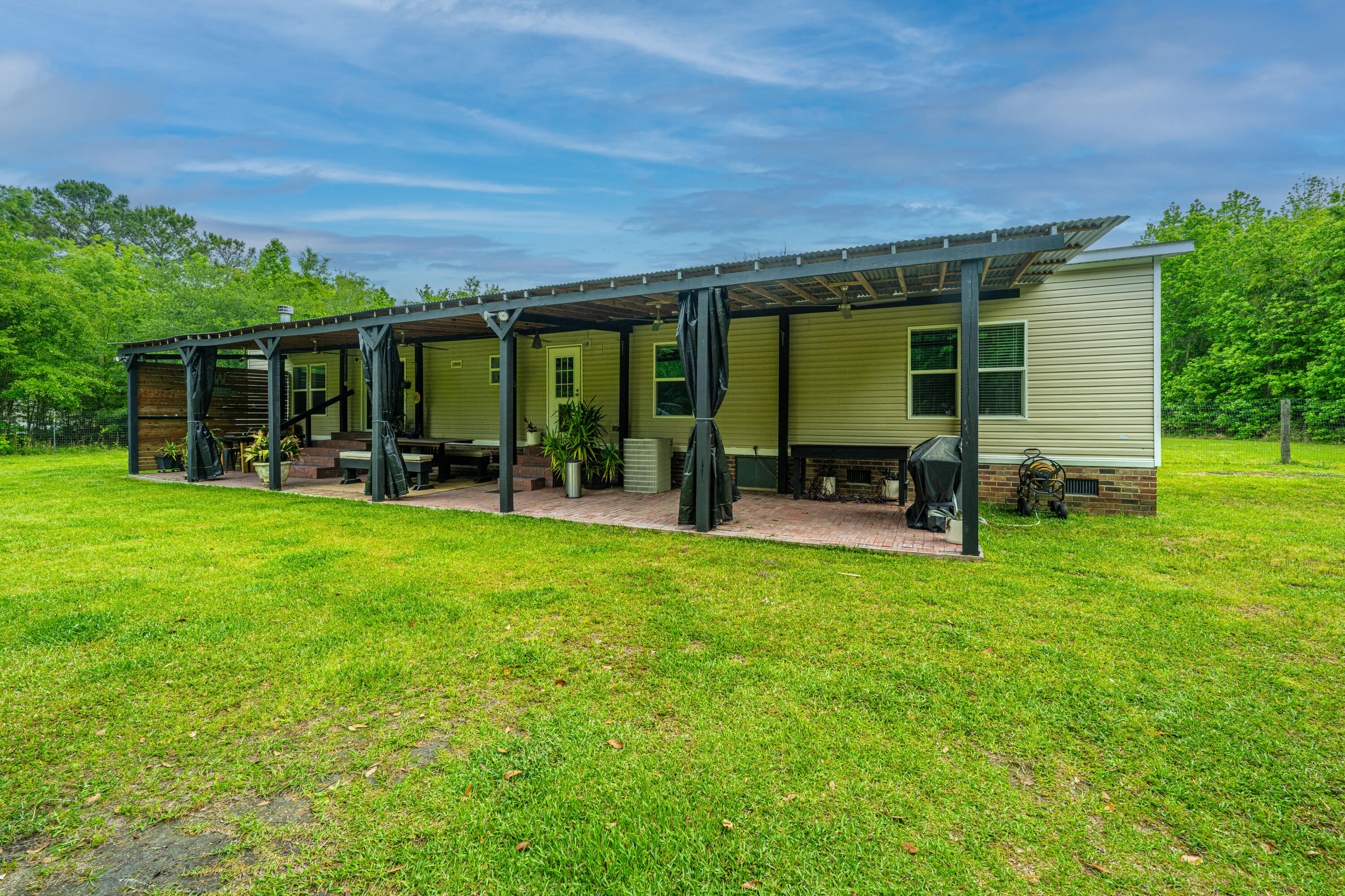 1347 Mandella Road Bonneau, SC 29431 - Photo 7 of 57 1347MandellaRd043