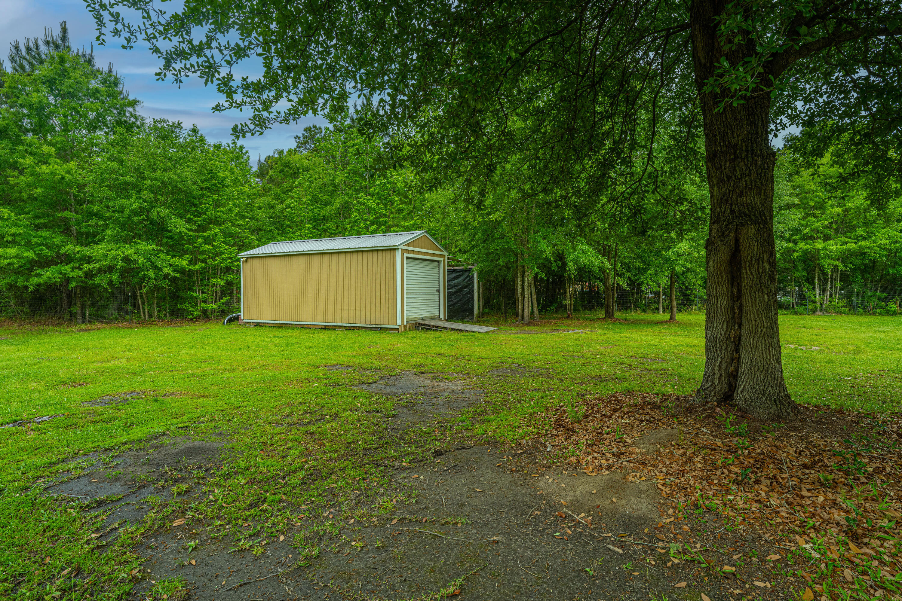 1347 Mandella Road Bonneau, SC 29431 - Photo 10 of 57 1347MandellaRd049