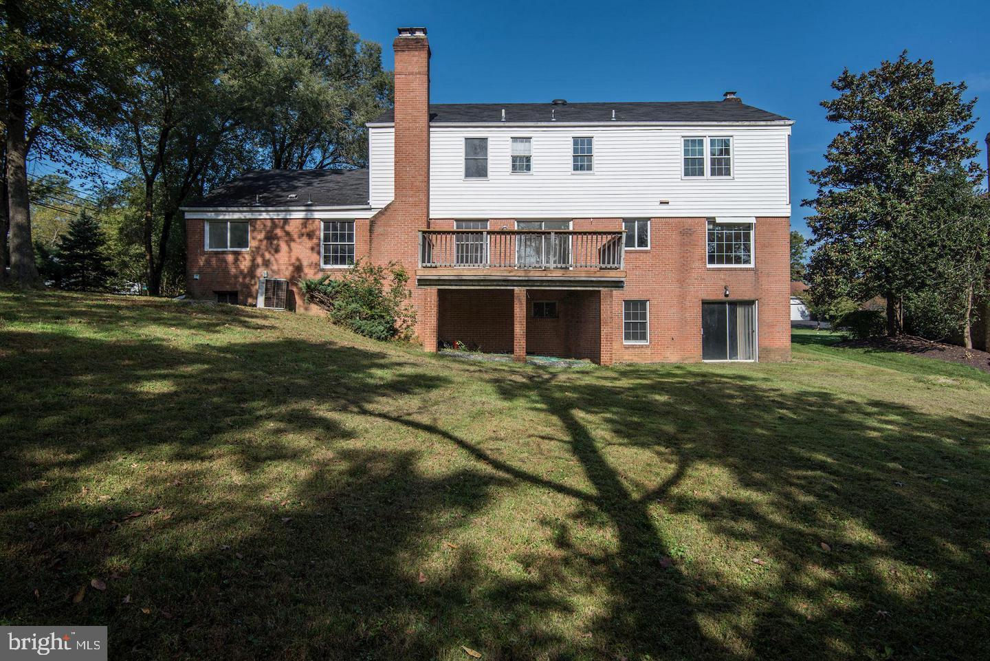 9601 Persimmon Tree Road Potomac, MD 20854 - Photo 13 of 30