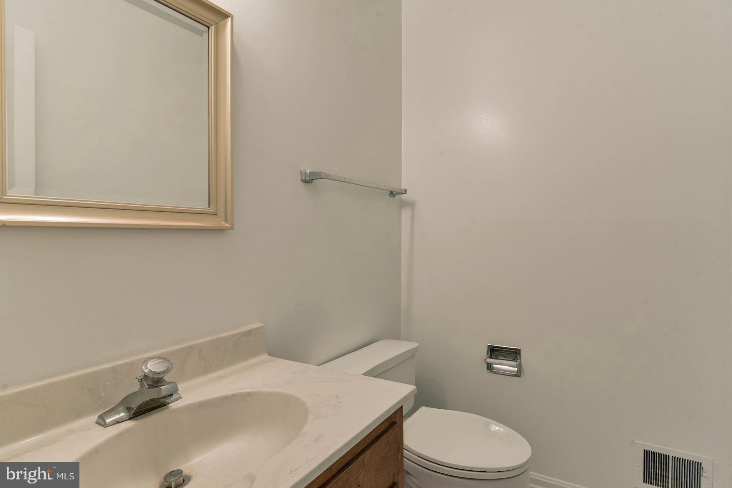 9601 Persimmon Tree Road Potomac, MD 20854 - Photo 19 of 30