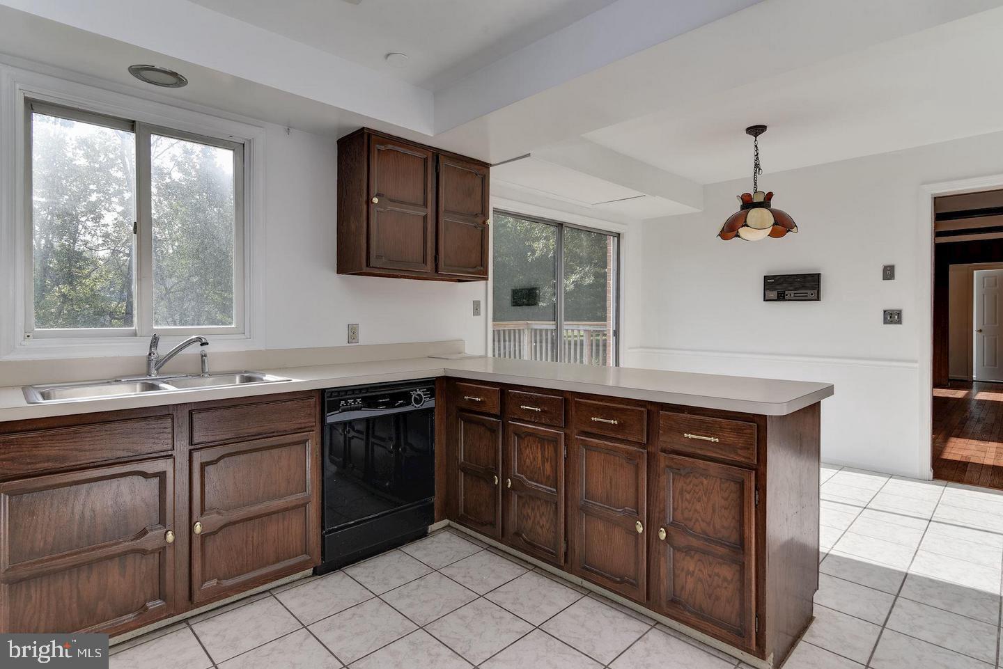 9601 Persimmon Tree Road Potomac, MD 20854 - Photo 21 of 30