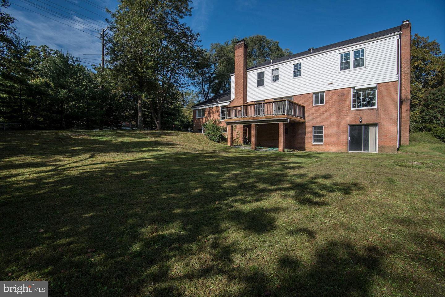 9601 Persimmon Tree Road Potomac, MD 20854 - Photo 24 of 30