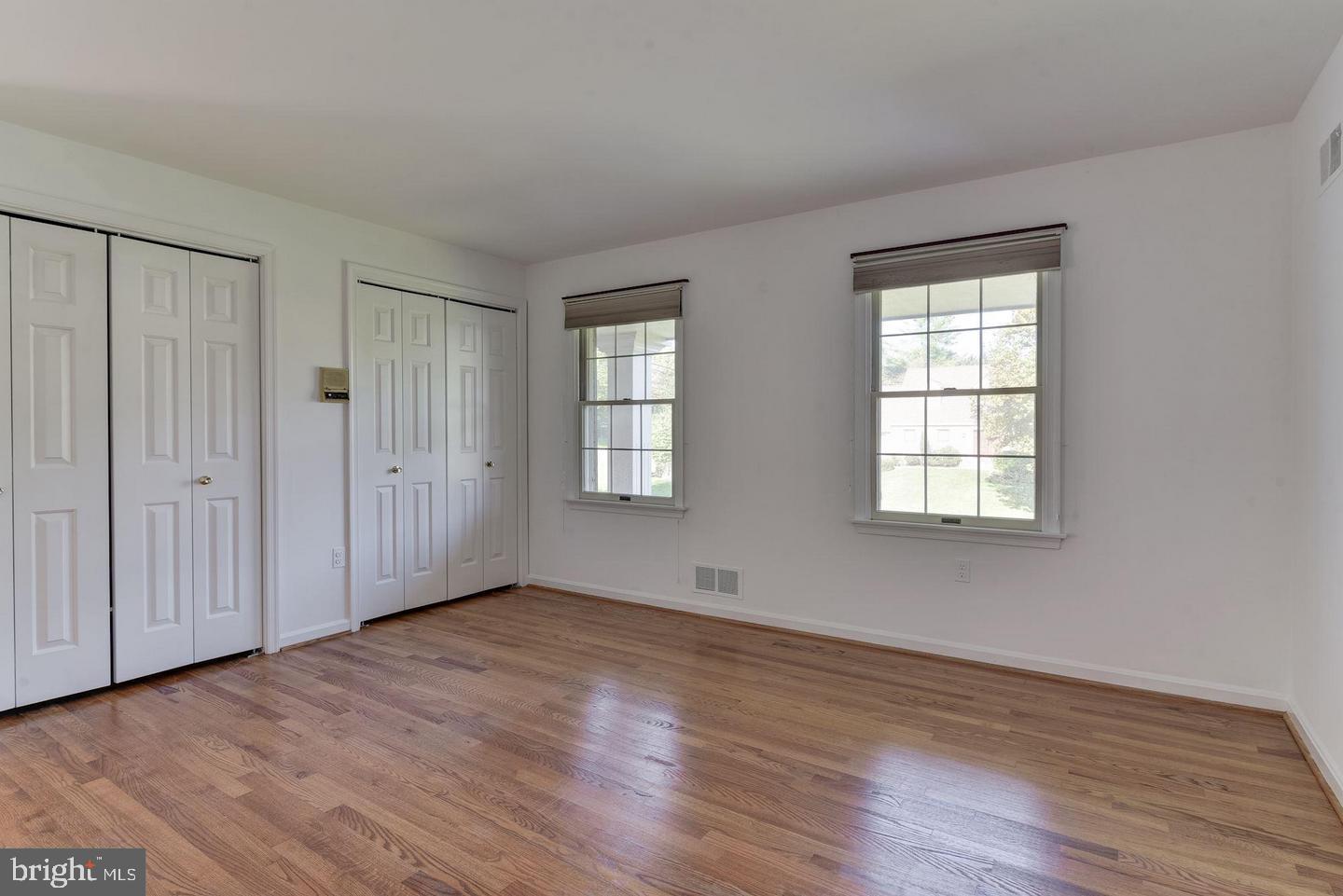 9601 Persimmon Tree Road Potomac, MD 20854 - Photo 5 of 30