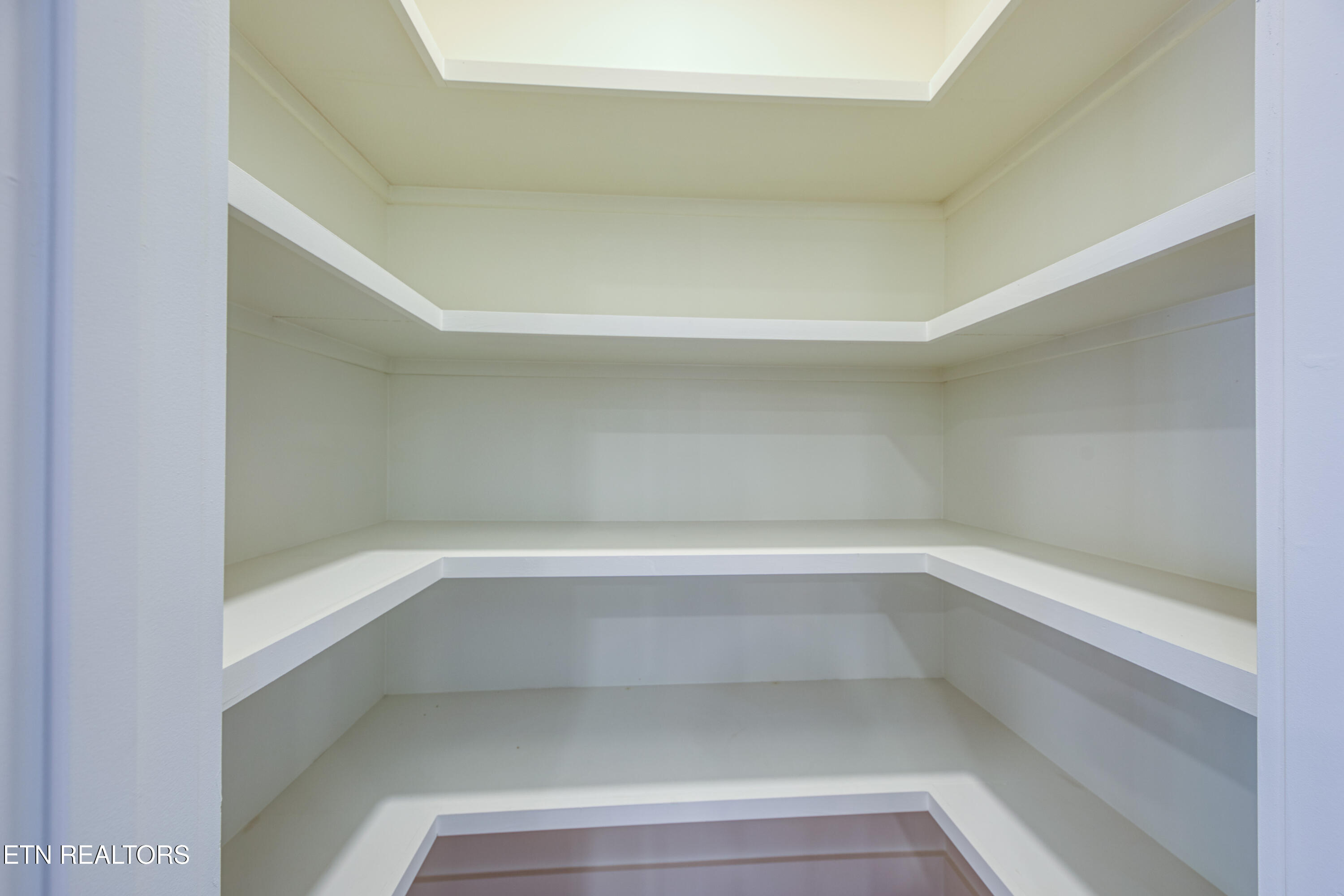 119 Arnold Road Kingston, TN 37763 - Photo 11 of 27 0H3A0453_31