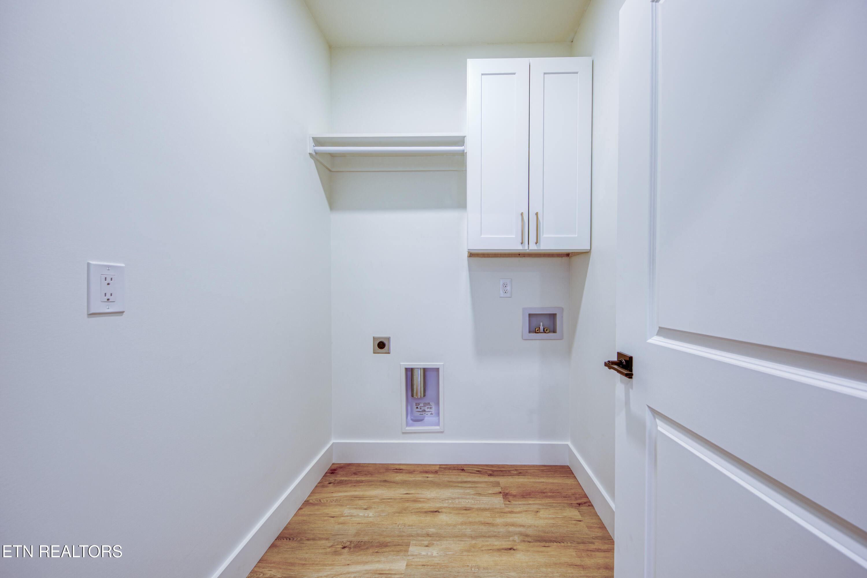 119 Arnold Road Kingston, TN 37763 - Photo 14 of 27 0H3A0472_38