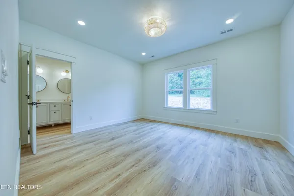 $399,900 | 120 Huckleberry Hollow Road, Kingston, TN 37763
