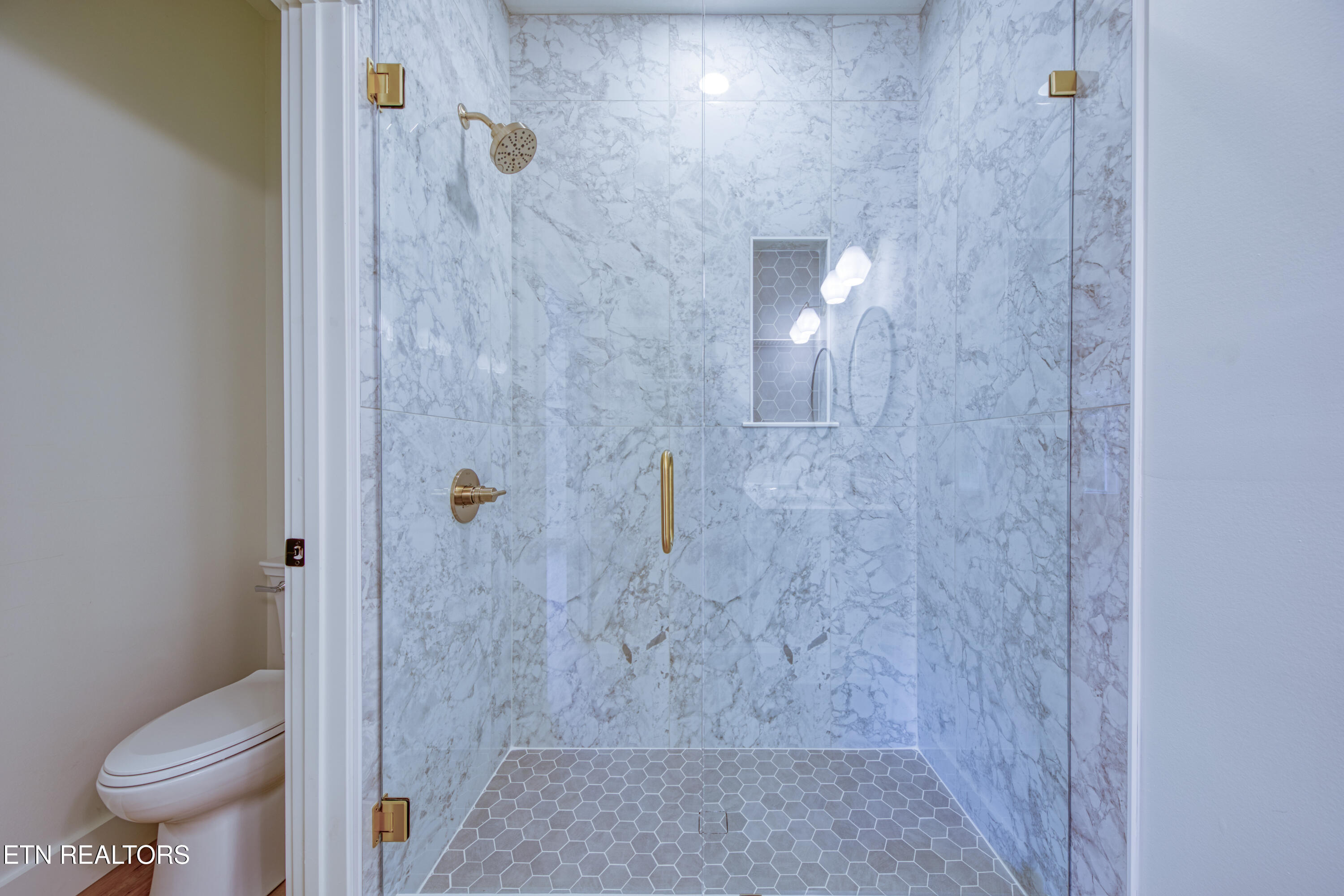 119 Arnold Road Kingston, TN 37763 - Photo 17 of 27 0H3A0484_41