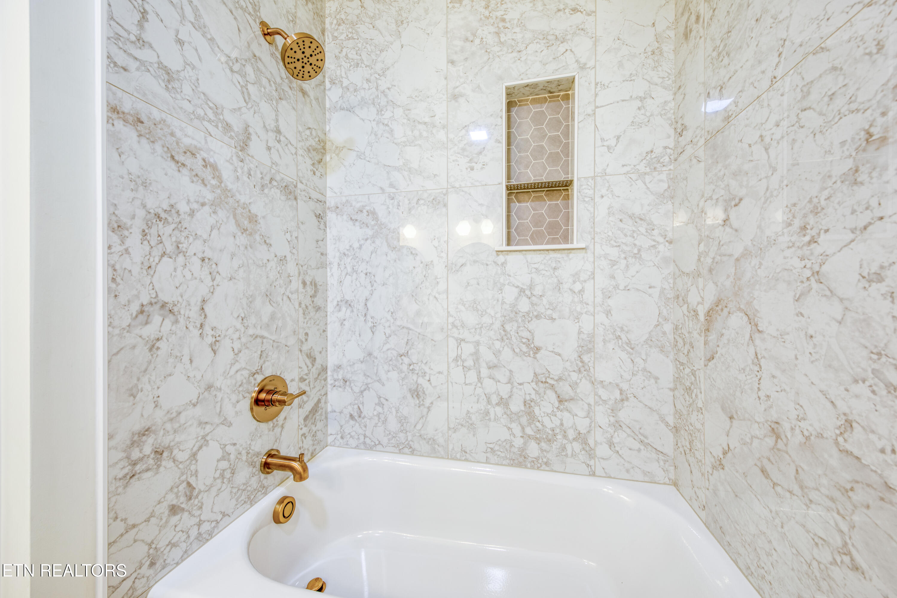 119 Arnold Road Kingston, TN 37763 - Photo 21 of 27 0H3A0469_37