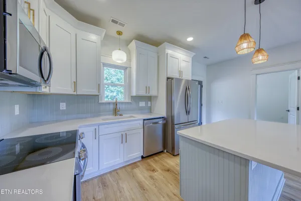 $399,900 | 120 Huckleberry Hollow Road, Kingston, TN 37763